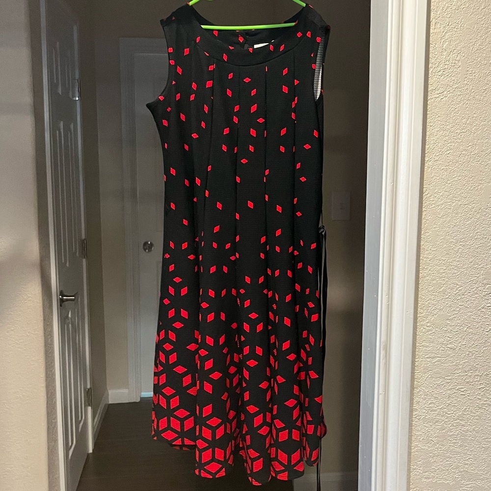 NICE PETITE RED AND BLACK DRESS